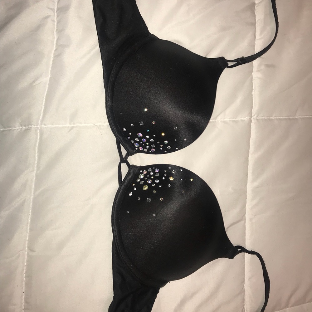 Victoria’s Secret Bombshell Plunge bra
